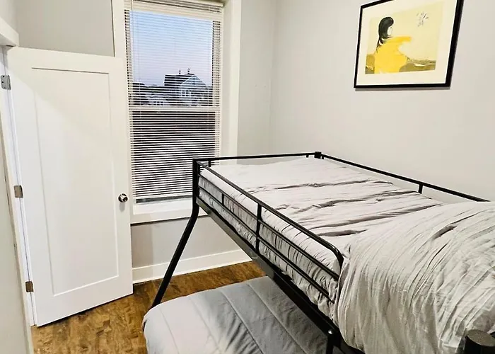 Modern Pilsen 2 Bedroom